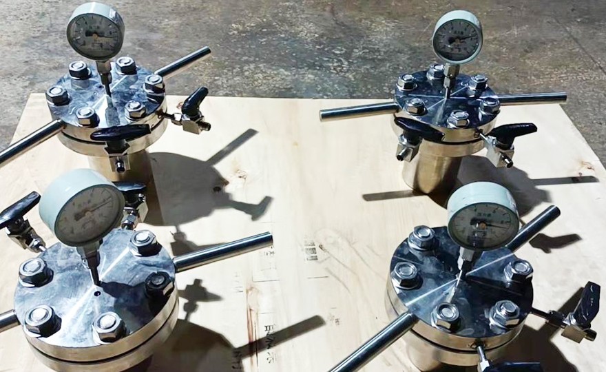 常州中高壓（15MPa）反應(yīng)釜 （梅蘭化工集團(tuán)）